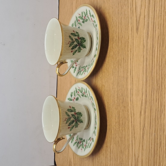 Lenox Dining 2 Lenox Holiday Tea Cups And Saucers Poshmark